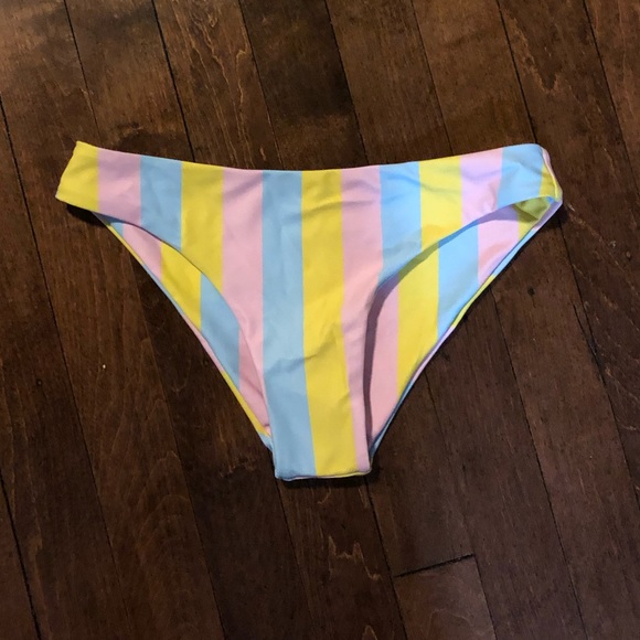 Striped Bikini Bottoms from Shein - Picture 1 of 3